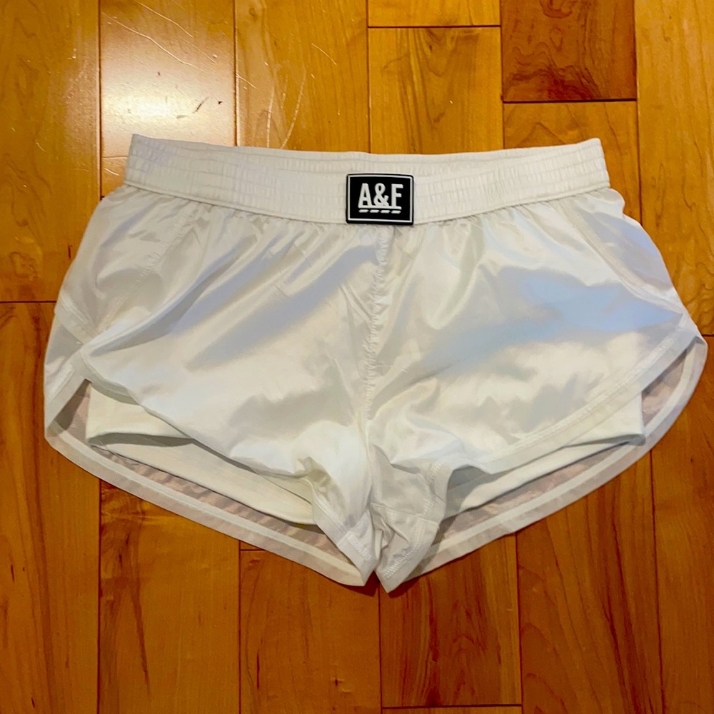 A&F shorts white size S